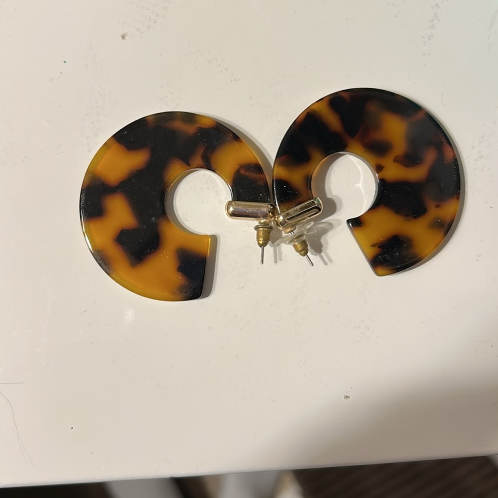 Bundle of 5 pair of earrings - Picture 2 of 7